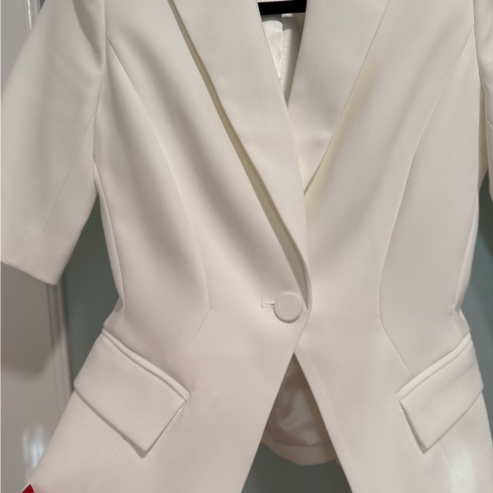 GENERATION LOVE Melbourne Short-Sleeve Blazer Women's White Blazer - Picture 3 of 9